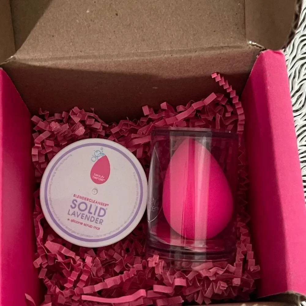 New Beauty Blender Sponge & Solid Lavender Cleanser